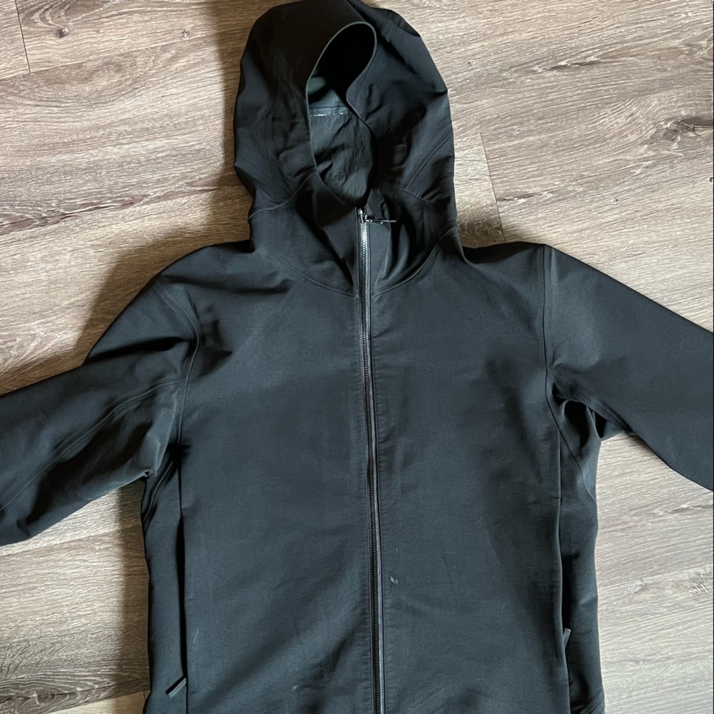 Arc’teryx Veilance Isogon MX Jacket Men’s in black size Small